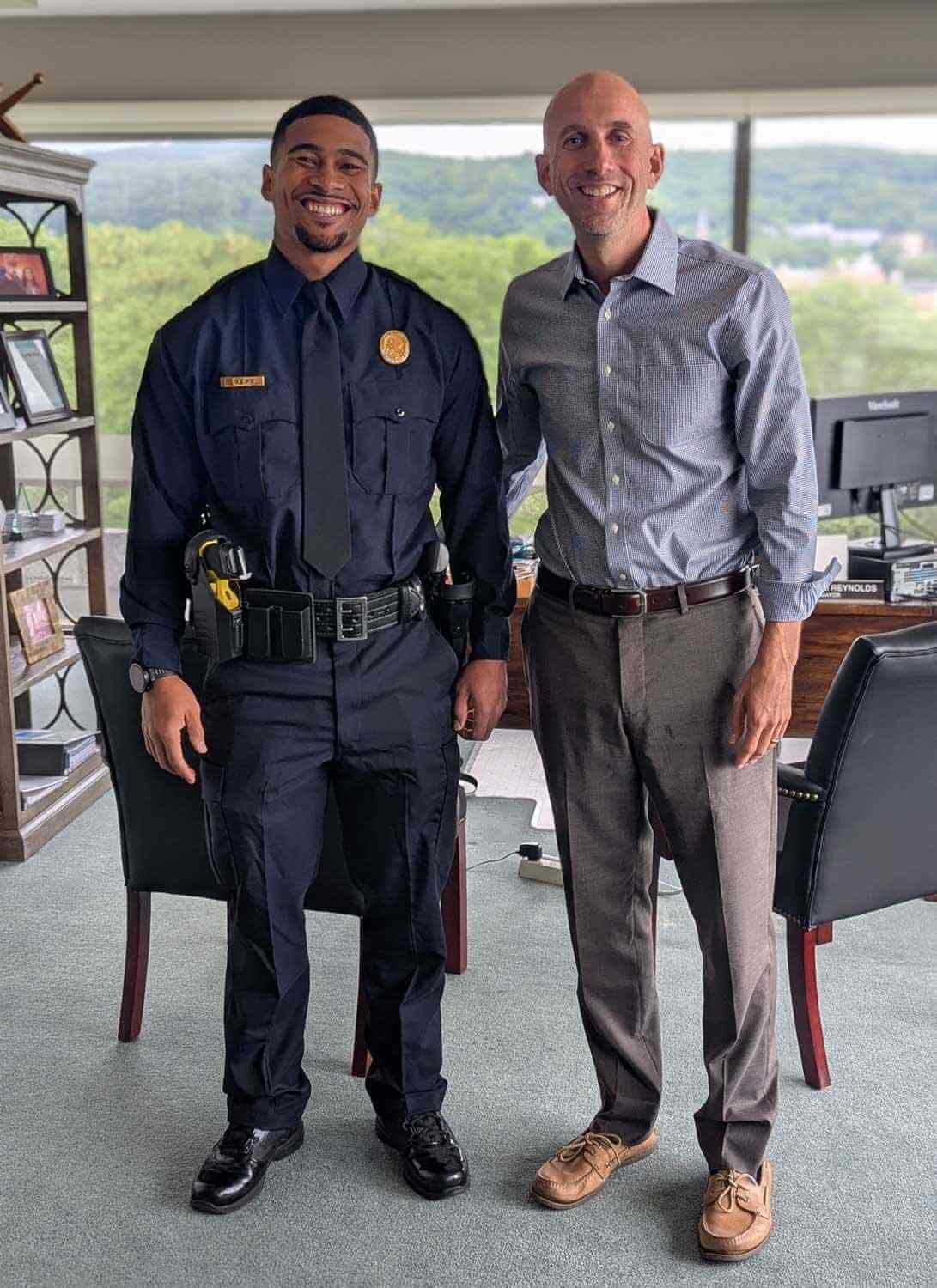 Philadelphia Mayor calls out former cop who quit for Love Island